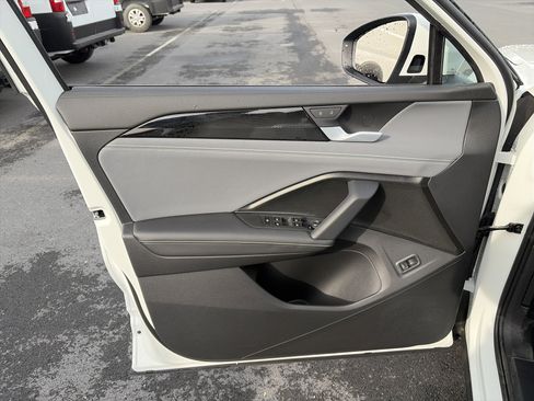 New 2026 Volkswagen Tiguan SE AWD/4WD image 9