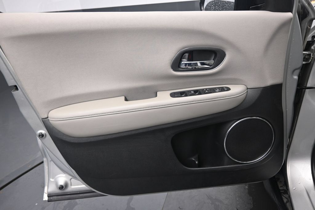 Used 2016 Honda HR-V EX image 16