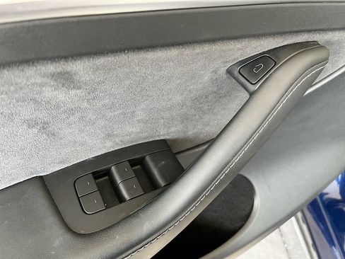 Used 2023 Tesla Model Y Performance AWD/4WD image 17