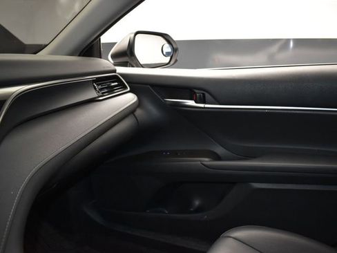 Used 2021 Toyota Camry SE FWD image 23