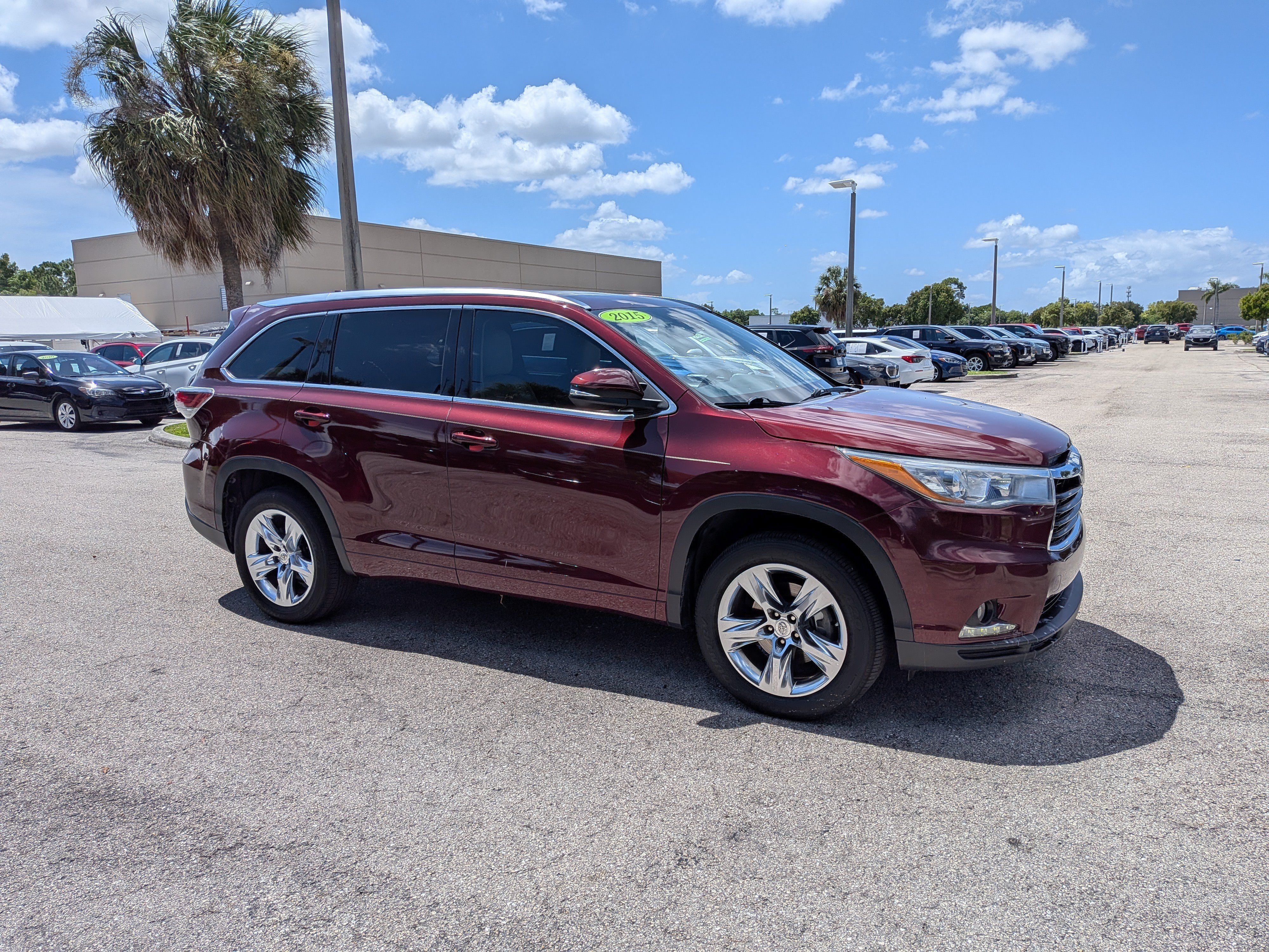 Used 2015 Toyota Highlander Limited w/ Driver Technology Package FWD image 1