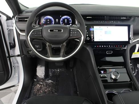 New 2026 Jeep Grand Cherokee Altitude AWD/4WD image 11