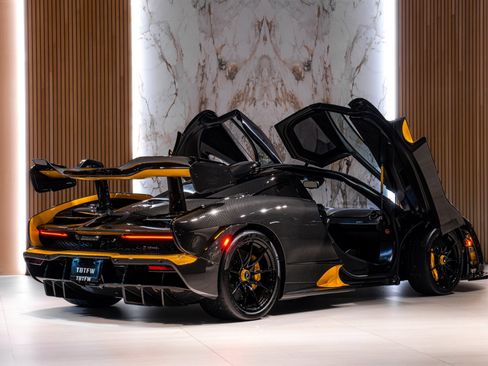 Used 2019 McLaren Senna RWD image 4
