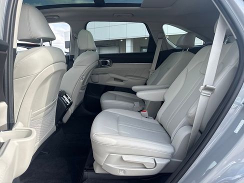 Used 2023 Kia Sorento SX image 15