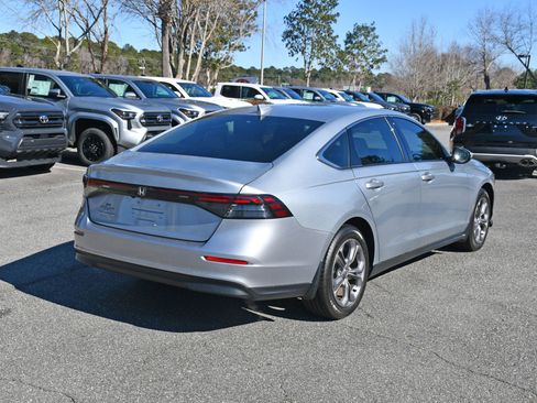 Used 2024 Honda Accord EX image 4