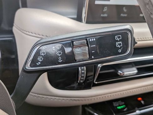 Used 2022 Lincoln Nautilus FWD w/ Premium Package image 28