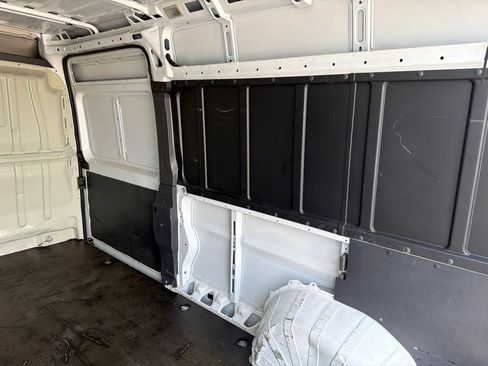 Used 2023 RAM ProMaster 2500 w/ Advance Safety Group (B) FWD image 14