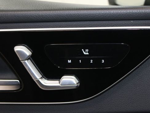 Used 2025 Mercedes-Benz C 300 Sedan image 32