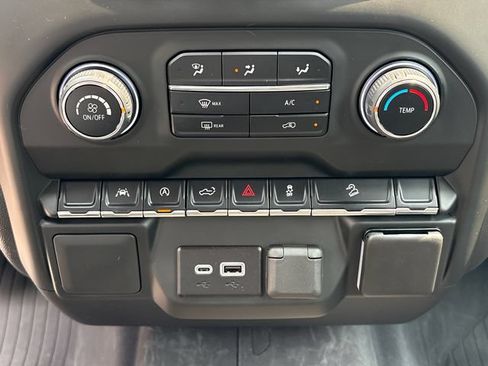 Used 2024 Chevrolet Silverado 1500 Custom Trail Boss w/ LPO, Dark Essentials Package AWD/4WD image 31