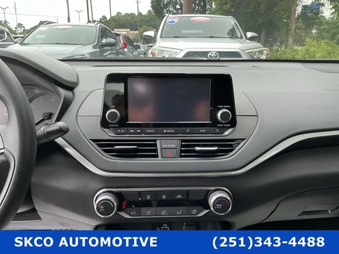 Used 2024 Nissan Altima 2.5 S FWD image 16