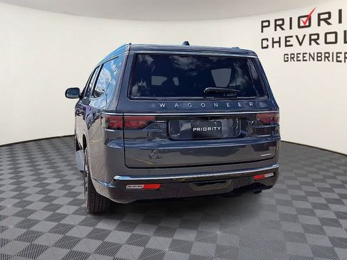 Used 2024 Jeep Wagoneer L Series II w/ Flexible Seating Group AWD/4WD image 7