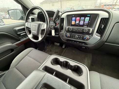 Used 2017 GMC Sierra 1500 SLE w/ SLE Value Package AWD/4WD image 3
