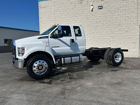 New 2026 Ford F650 2WD SuperCab Super Duty image 5