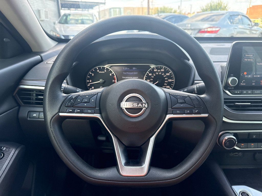 Used 2025 Nissan Altima 2.5 SV AWD/4WD image 13