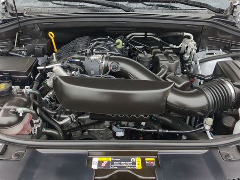 Used 2025 Dodge Durango GT image 34