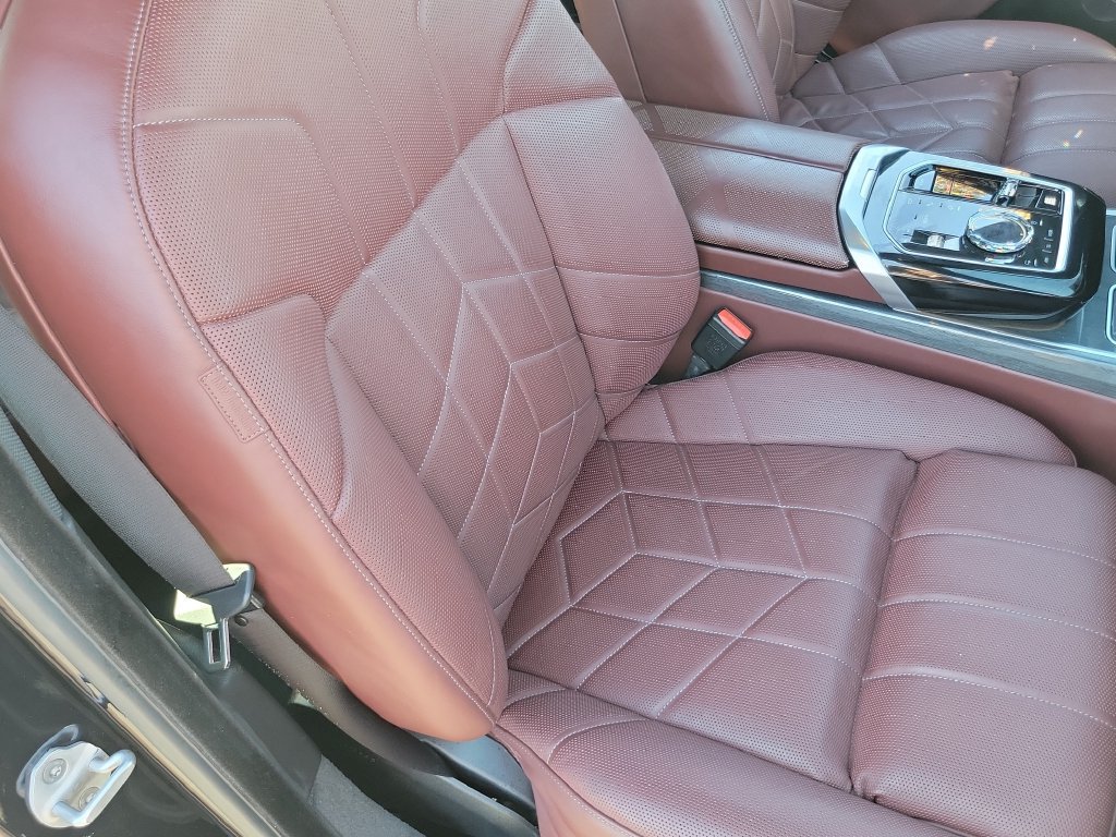 Used 2026 BMW 740i RWD image 19