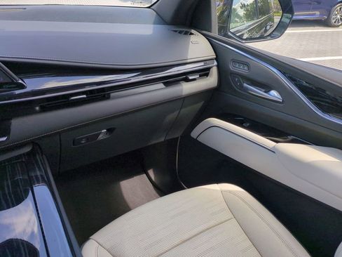 Used 2021 Cadillac Escalade ESV Sport w/ Driver Assist Tech Package image 17