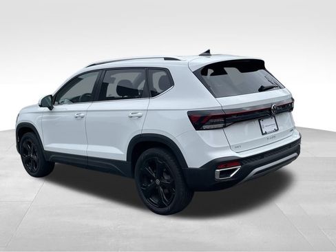 Certified 2025 Volkswagen Taos SEL w/ Black Wheel Plus Package image 5
