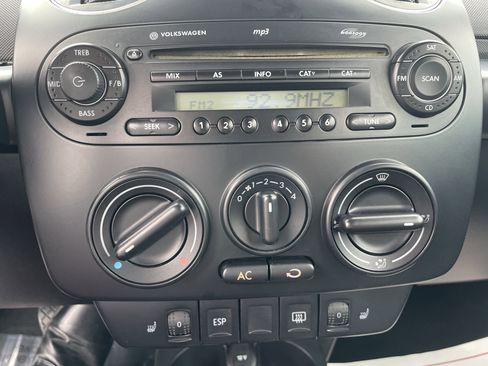 Used 2009 Volkswagen Beetle S image 18