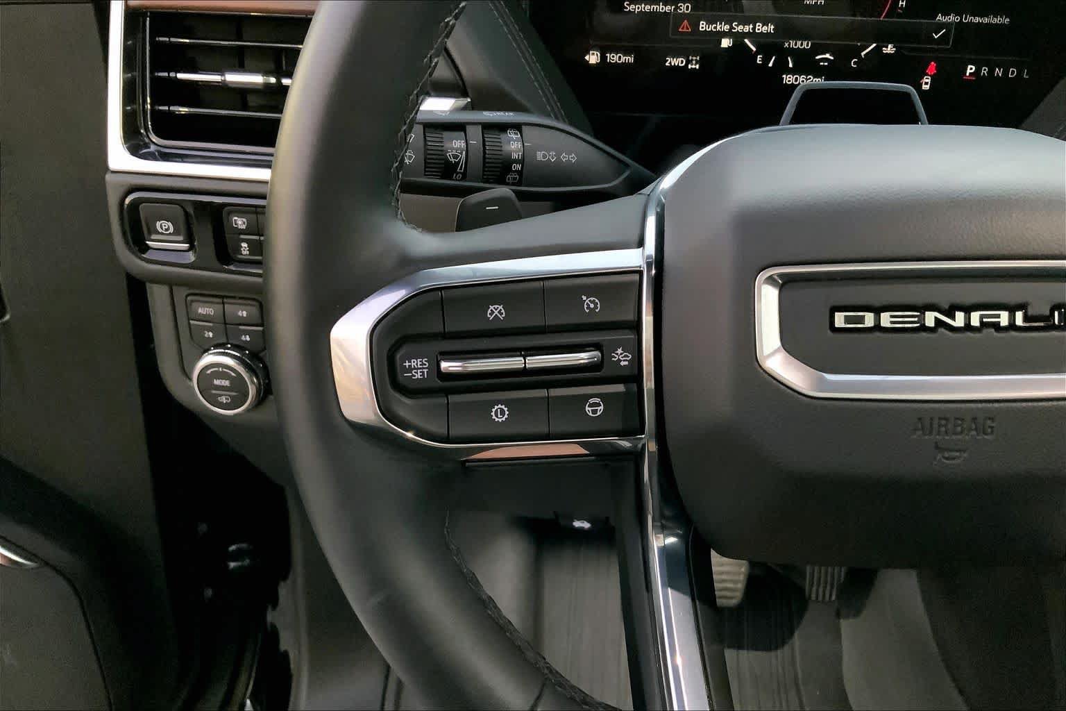 Used 2025 GMC Yukon Denali w/ Denali Reserve Package AWD/4WD image 21