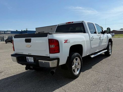 Used 2011 Chevrolet Silverado 2500 LTZ w/ Snow Plow Prep Package AWD/4WD image 4