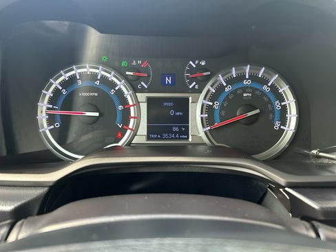 Used 2019 Toyota 4Runner SR5 AWD/4WD image 23