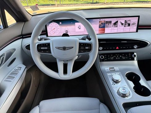 Certified 2026 Genesis GV70 2.5T Advanced AWD/4WD image 13