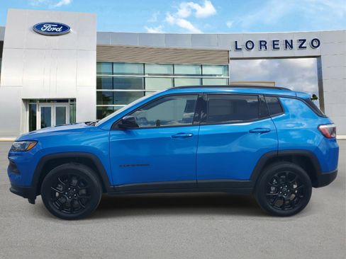 Used 2026 Jeep Compass Latitude AWD/4WD image 8