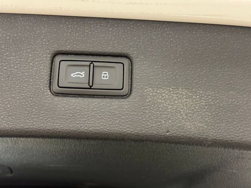 Used 2018 Audi Q7 2.0T Premium Plus AWD/4WD image 32
