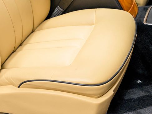 Used 2013 Rolls-Royce Phantom Sedan RWD image 27
