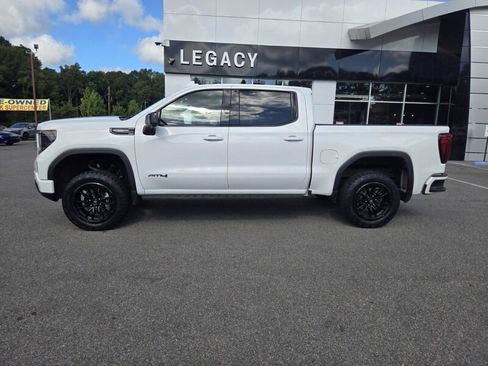 Used 2024 GMC Sierra 1500 AT4 w/ Technology Package AWD/4WD image 4