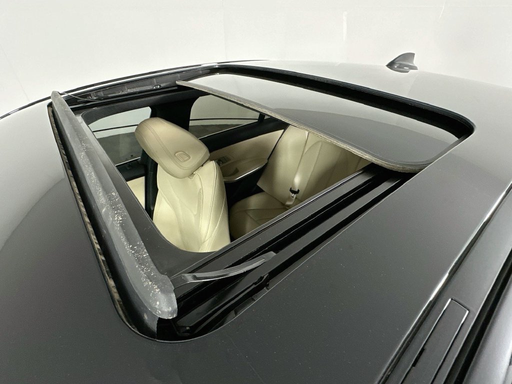 Used 2022 BMW 330i Sedan w/ Driving Assistance Package RWD image 22