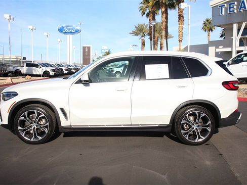 Used 2022 BMW X5 xDrive40i w/ Premium Package image 4