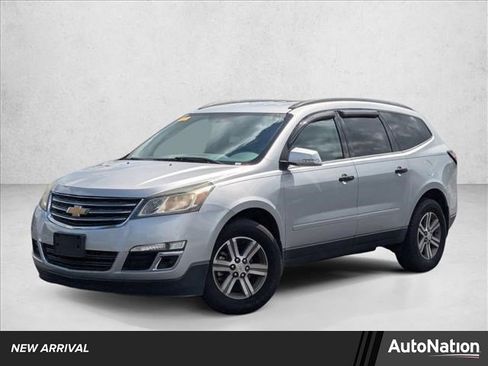 Used 2017 Chevrolet Traverse LT image 1