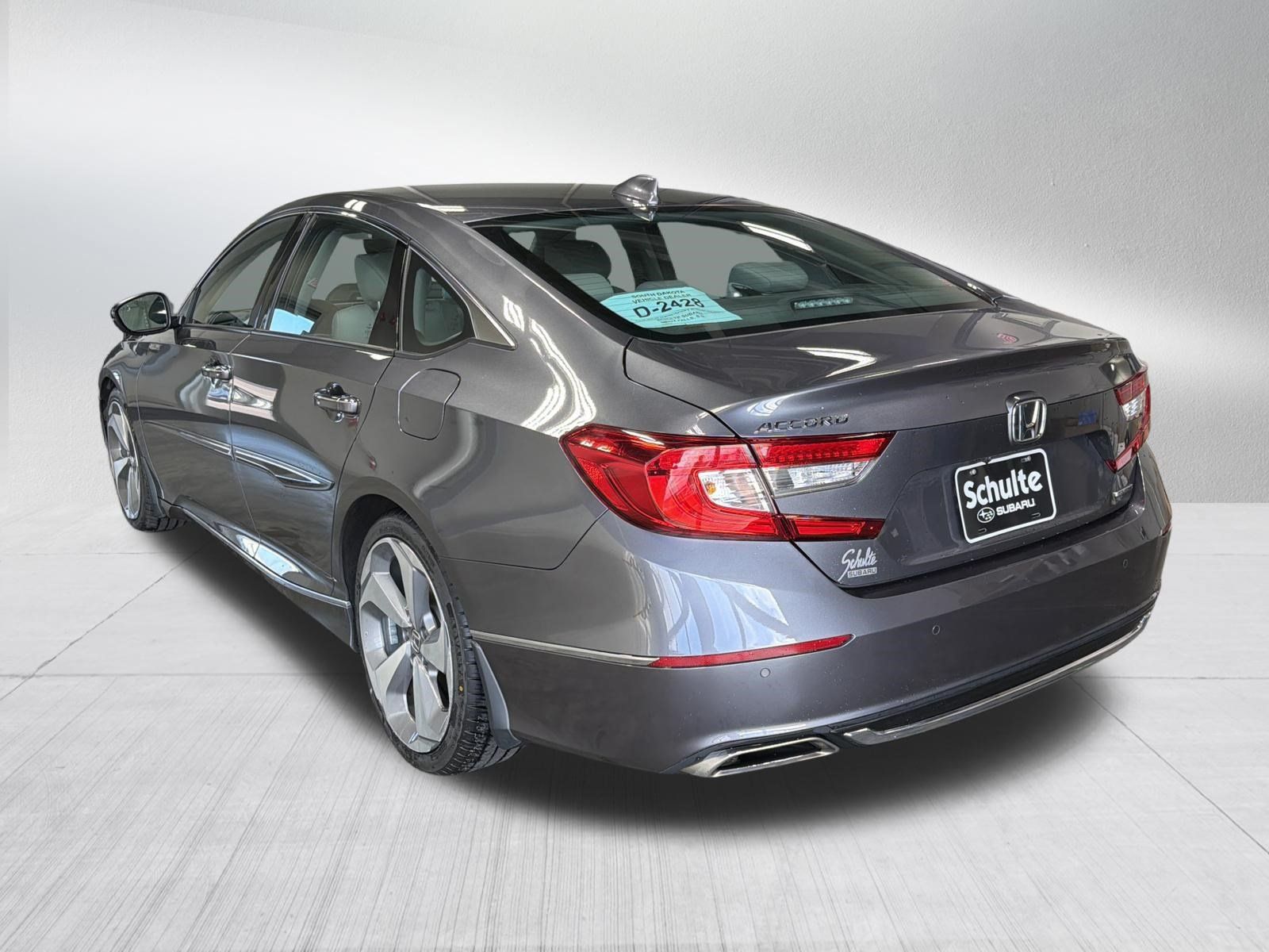 Used 2018 Honda Accord Touring image 5