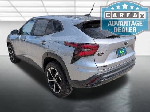 Used 2024 Chevrolet Trax RS FWD image 2