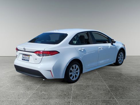 Used 2024 Toyota Corolla LE FWD image 5