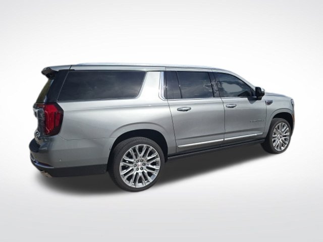 Used 2025 GMC Yukon XL Denali w/ Denali Reserve Package AWD/4WD image 3