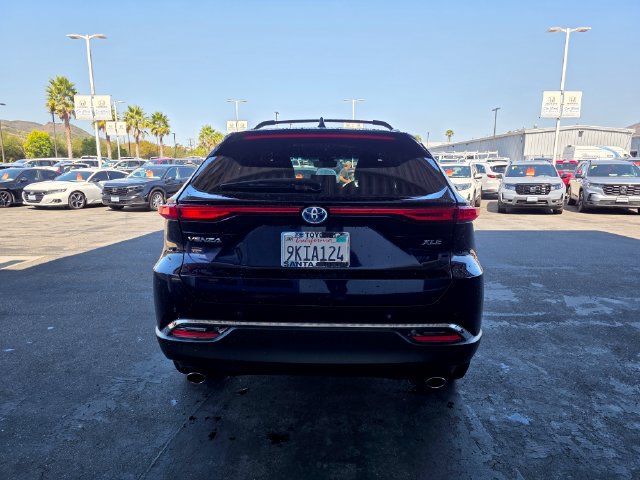 Used 2024 Toyota Venza XLE AWD/4WD image 8