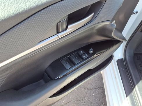 Used 2025 Toyota Camry SE FWD image 11