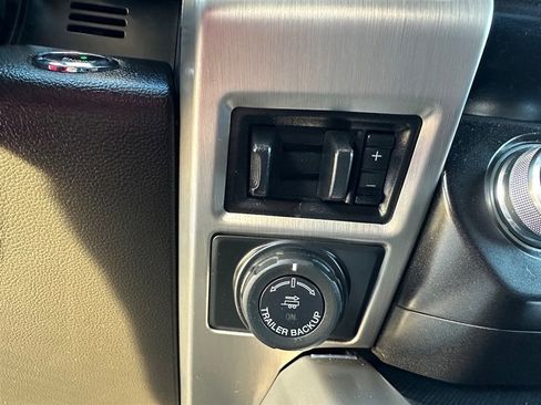 Used 2021 Ford F350 Platinum w/ FX4 Off-Road Package image 29