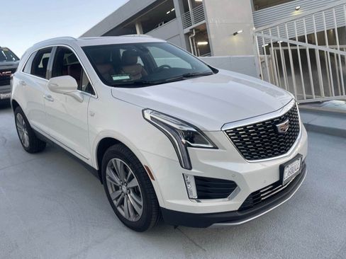 Certified 2023 Cadillac XT5 Premium Luxury image 2
