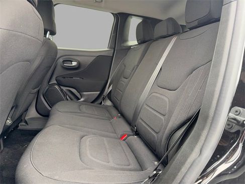 Used 2020 Jeep Renegade Latitude image 21