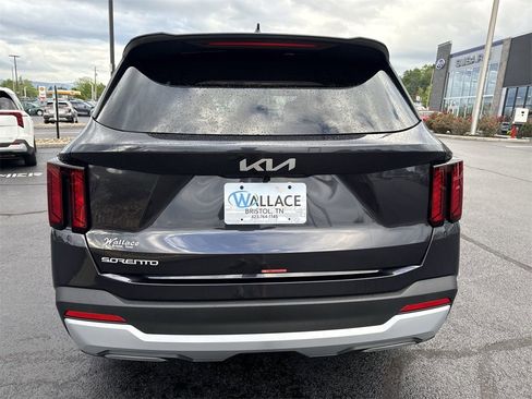 New 2025 Kia Sorento LX image 5
