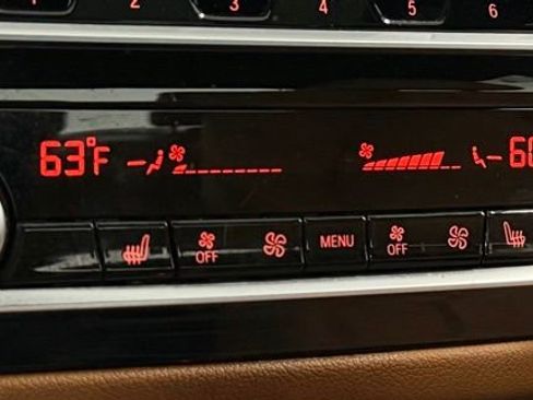 Used 2021 BMW 530i xDrive w/ Premium Package image 22