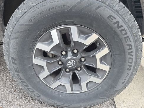 Used 2020 Toyota Tacoma TRD Off-Road image 18