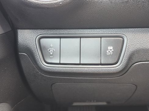 Used 2023 Kia Forte LX image 12