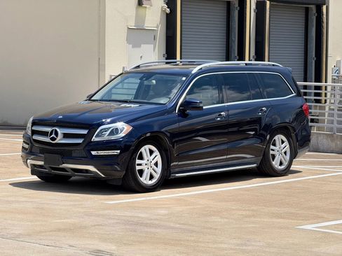 Used 2014 Mercedes-Benz GL 450 4MATIC image 3