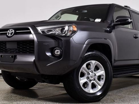 Used 2022 Toyota 4Runner SR5 Premium AWD/4WD image 8