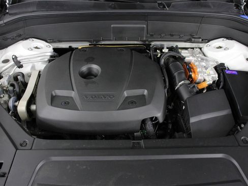 Certified 2023 Volvo XC90 T8 Ultimate image 24